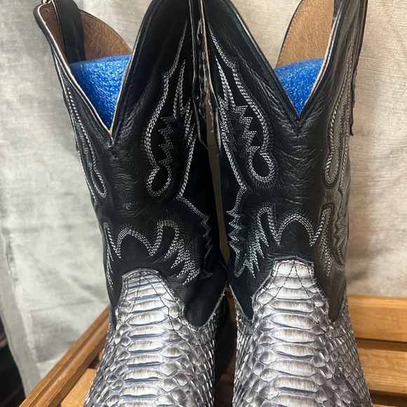 Square - Picture 5 of 15